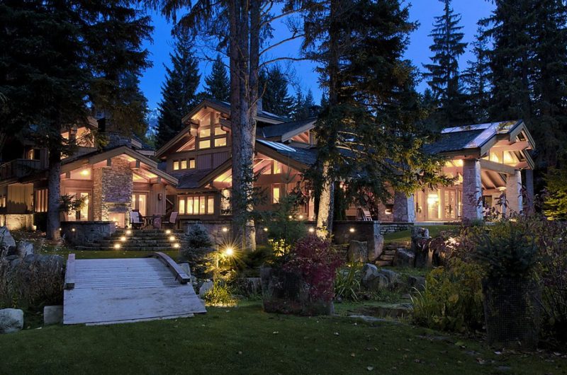 $15 Million Luxury House in Whistler (1)