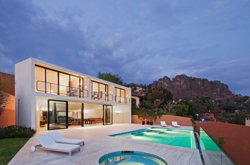 Casa la Roca Luxury Residence in Valle de Bravo, Mexico (1)