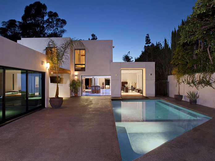 Beautiful Contemporary Residence In Beverly Hills