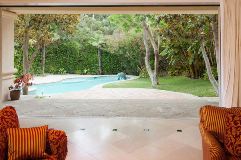 Sharon Stone’s Luxury Residence in Beverly Hills for Sale (5)