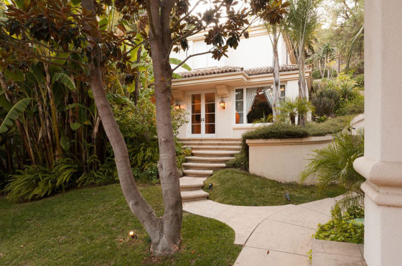 Sharon Stone’s Luxury Residence in Beverly Hills for Sale (4)