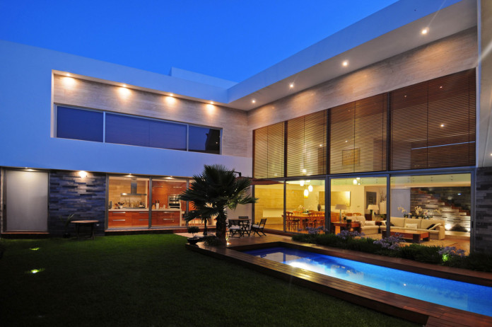 Spectacular Ev House By Ze Arquitectura