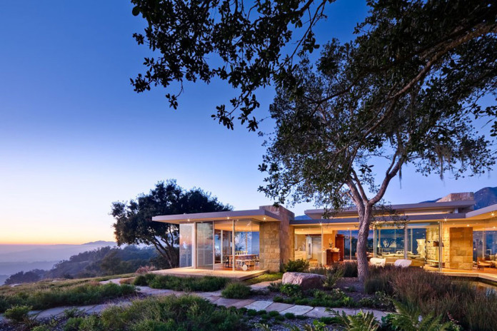 Stunning Oceanfront Residence In Carpinteria, California