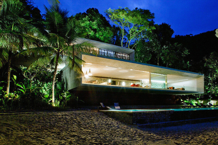 The Exotic Paraty House By Studio Mk27