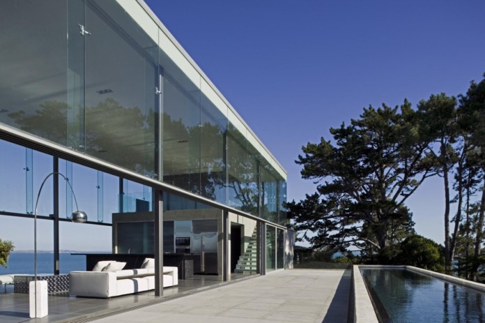 The Irresistible Cliff House In Auckland, New Zealand By Fearon Hay Architects