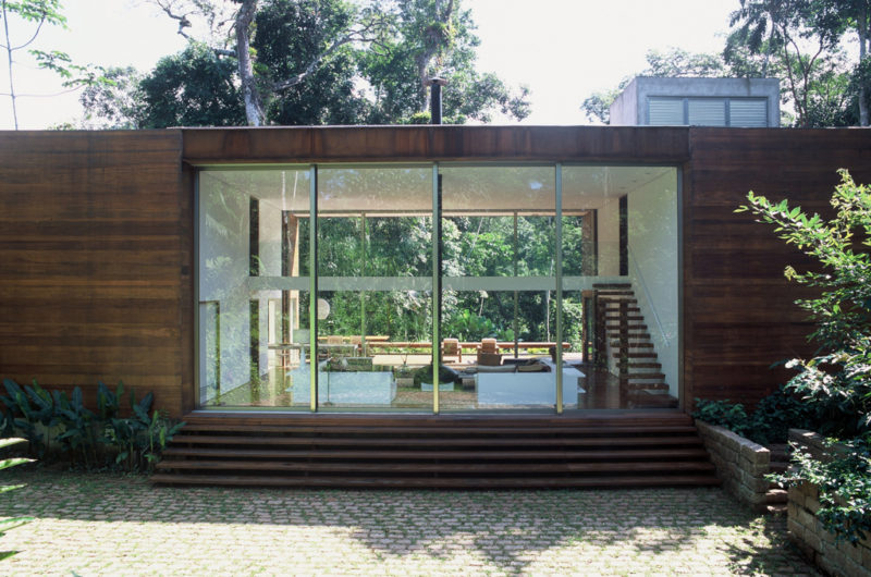 Lovely Contemporary Home in Iporanga by Arthur Casas (19)