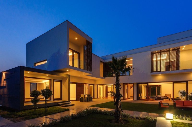 Luxurious E4 House by DADA Partners (5)