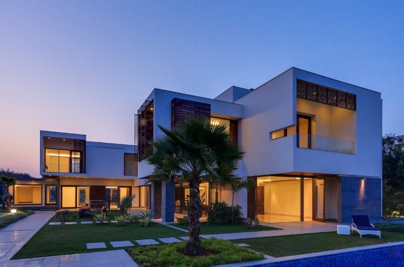 Luxurious E4 House by DADA Partners (4)
