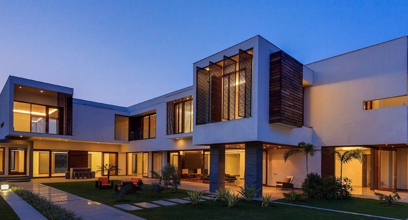Luxurious E4 House by DADA Partners (3)