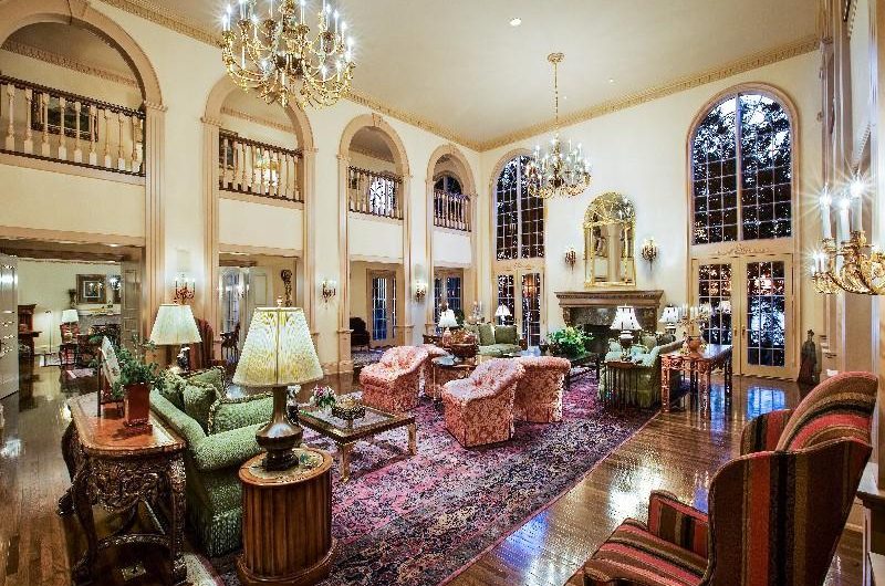 Magnificent Liberty Grove Residence for Auction (5)