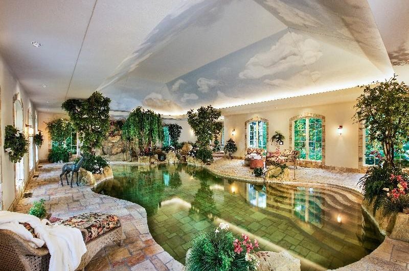 Magnificent Liberty Grove Residence for Auction (2)