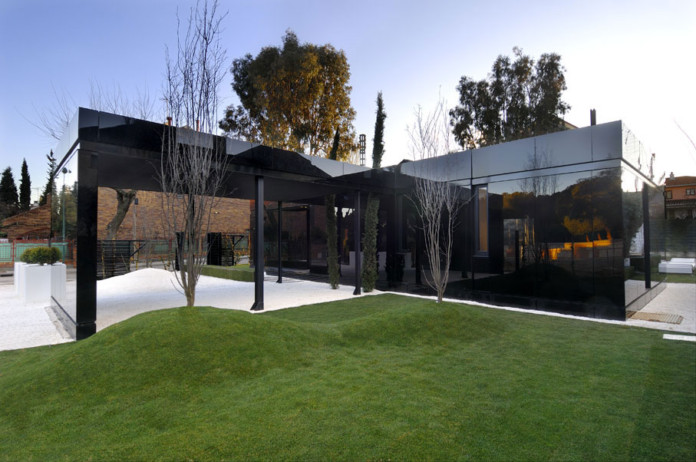 Outstanding Contemporary Residence By A-cero