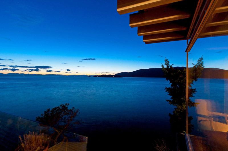 Amazing Waterfront Residence in Wet Vancouver (5)
