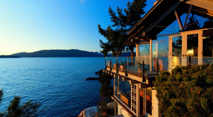 Amazing Waterfront Residence In Wet Vancouver