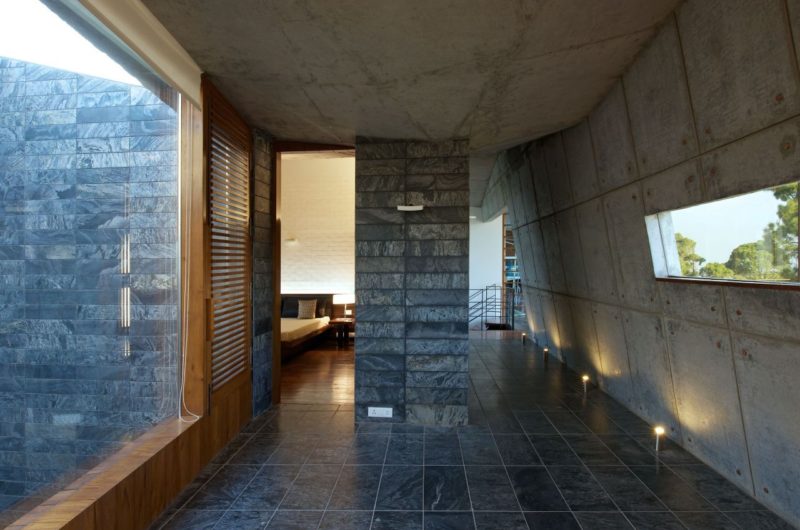 Contemporary Weekend House in the Himalayas (20)