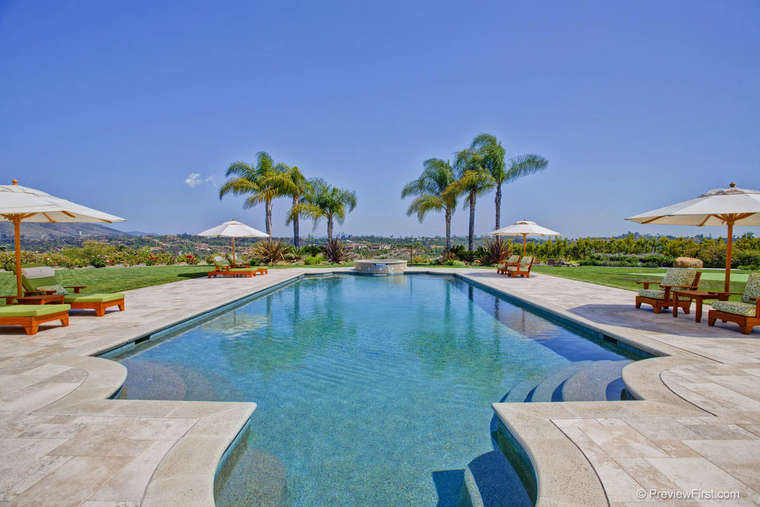 Luxurious Trophy Estate in Encinitas, California (42)