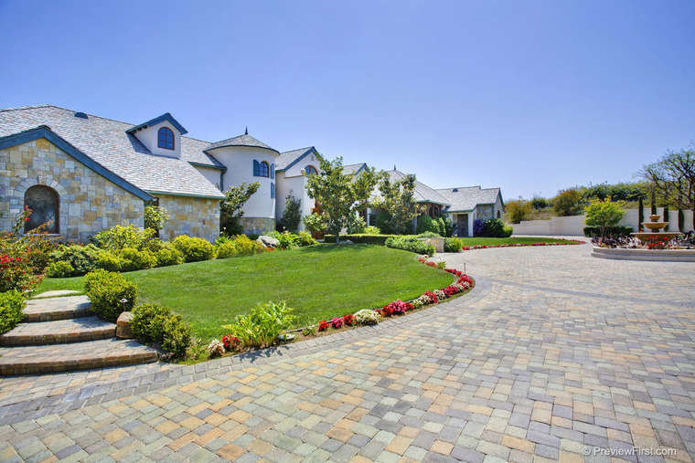Luxurious Trophy Estate in Encinitas, California (41)