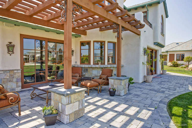 Luxurious Trophy Estate in Encinitas, California (17)