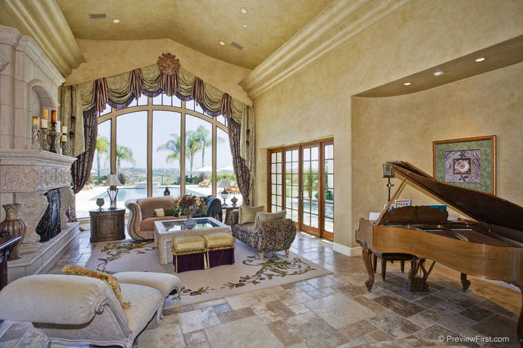Luxurious Trophy Estate in Encinitas, California (9)