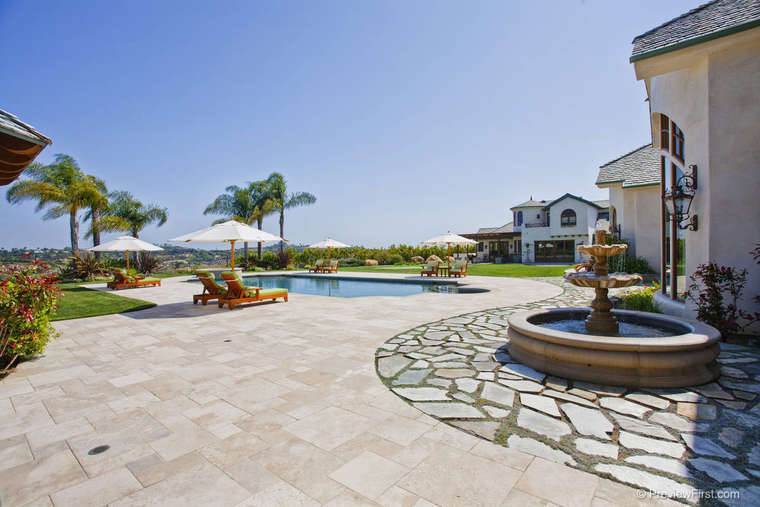 Luxurious Trophy Estate in Encinitas, California (6)