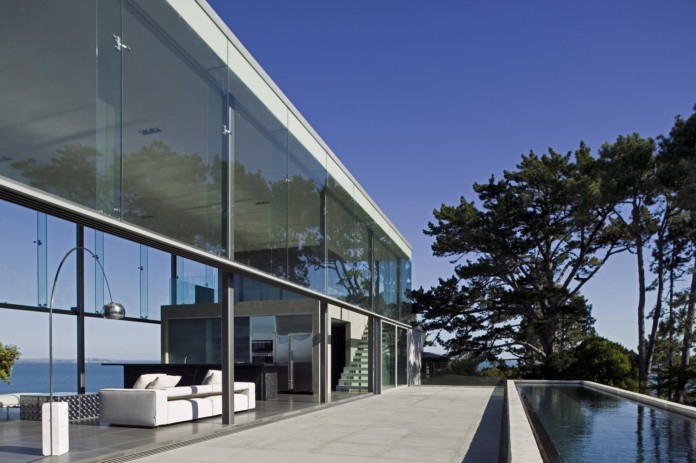 Stunning Cliff House by Fearon Hay Architects (19)