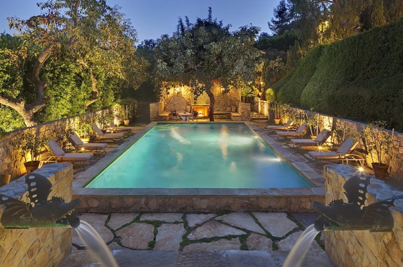 Superb Mediterranean-Style Property in Beverly Hills (16)