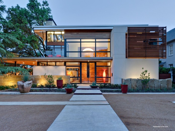 Sustainable And Luxurious Caruth Boulevard Residence