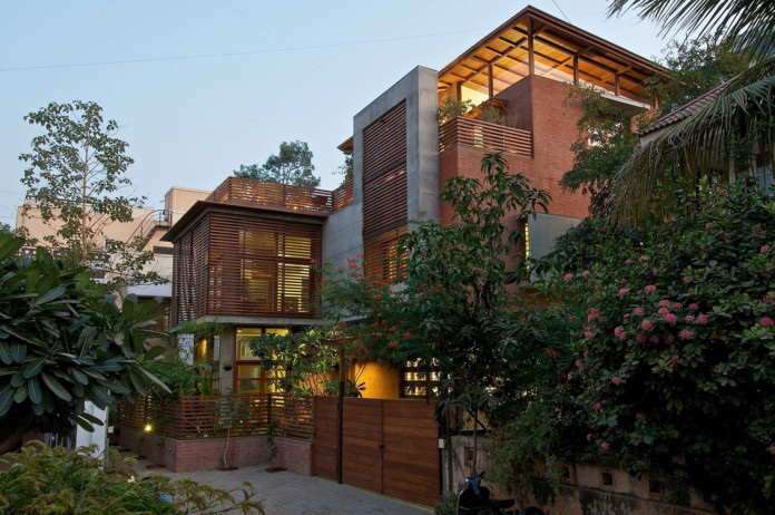 Lush Green House by Hiren Patel Architects 10