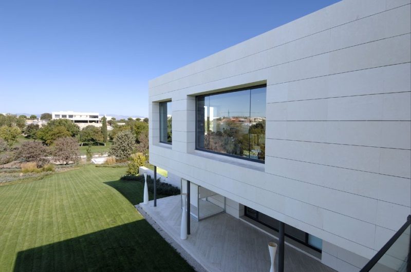 Integrated House in Madrid by A-cero (4)