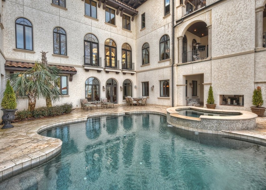 Sumptuous Cornelius Waterfront Estate In North Carolina USA 39
