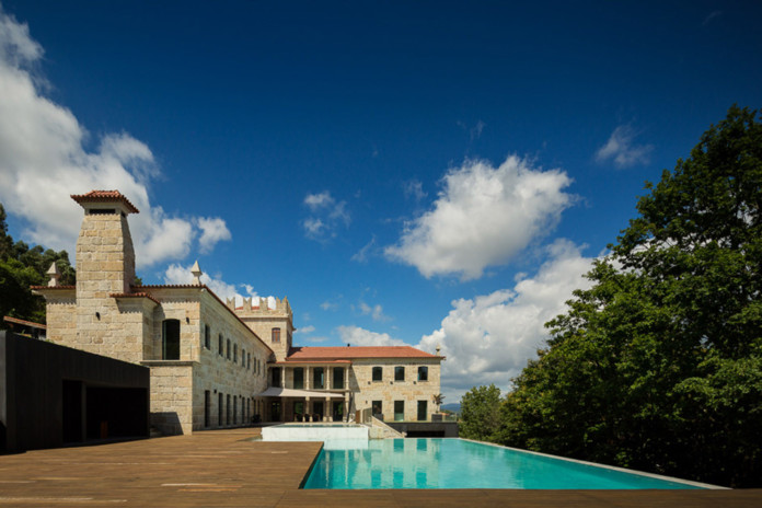 Outstanding House in Guimarães, Portugal 13