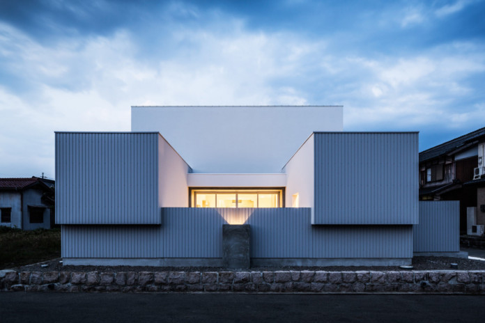 Modern Courtyard House In Shiga Prefecture, Japan 1