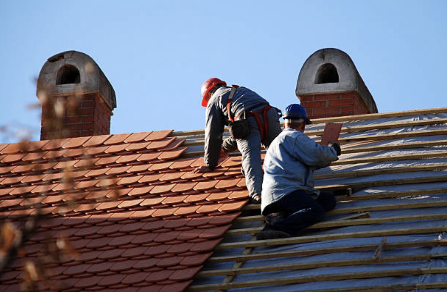The Benefits Of Hiring A Local Roofing Contractor