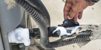 Refrigerant Leaks In Your AC Unit