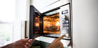 The joy of microwave cooking 